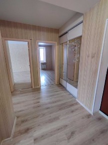 Продам трехкомнатную квартиру в Юбилейном