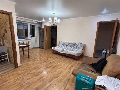 Продаю 2-х комнатную квартиру в 15 микрорайоне.