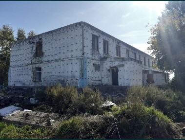 Продаётся здания целиком с документами земля в куплено Кушмурун