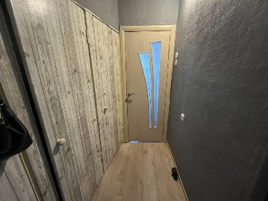 1 комнатная в центре пришахтинска