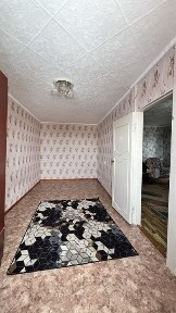 В центре города продается 2х комнатная квартира на 5 этаже, не угловая