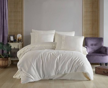 Семейный с двумя пододеяльниками и четырьмя наволочками в комплекте