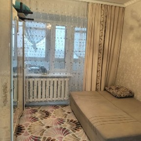 Продам 3 комната. Жезгазган. Два балкона,.Очень теплая, солнечная