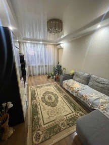 Продам 3 комнатную 8 микрорайон рынок Алтай