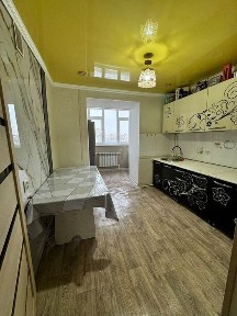 Срочно продается 4 комнатная квартира 12 млн теңге