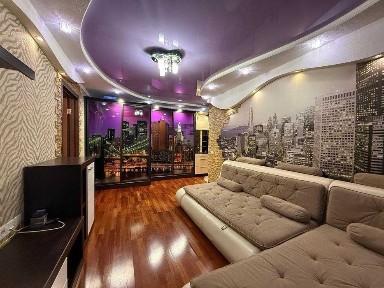 Продам 3 комнатную квартиру в 6 микрорайоне ( р-н ТД Нур-ра)