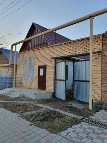 Продам коммерческое помещение в центре города с боксом для СТО.