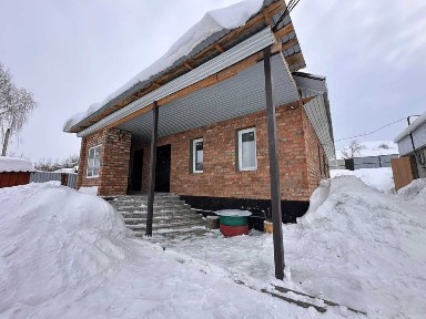 В продаже дом= магазин п. Глубокое ул. Абая 4