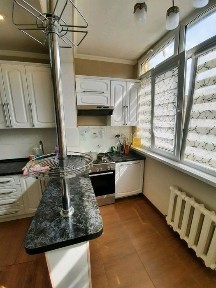 Сдам 2ком в мкр Бирлик, евроремонт с мебелью и бытовой техникой