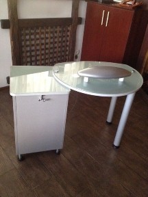 Аренда свободных мест в действующем салоне красоты.