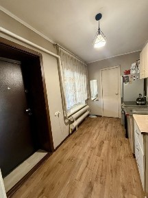 3ком. ДОМ кирпич, 8 сот. недалеко от центра