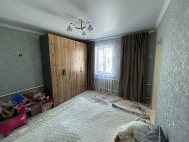 Продам Дом район мебельной