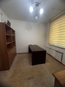 Сдам трехкомнатную квартиру под офис