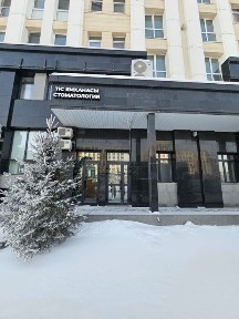 Сдам офисы, кабинеты - возле “Триумфальной арки” напротив аллеи.