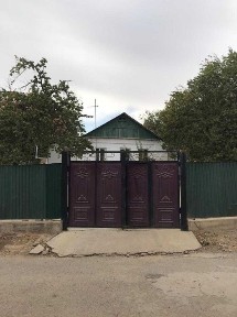 Сарыағаш каласы интернат мектеб маңында 4 болмели уй жалга бериледи