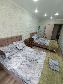 Сдам посуточно двухкомнатную кв докуметы отчетные кондиционером в цен