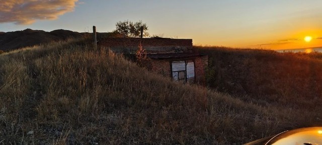 Коровник и овощехранилище