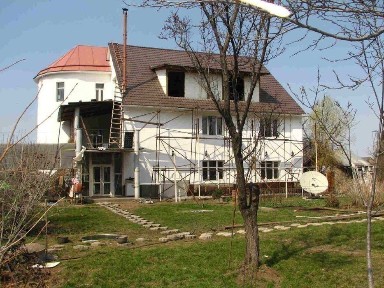 дом на участке 50 соток в Акжаре Алматы