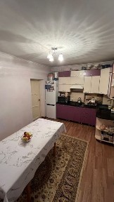 Продам дом на Рыскулова Сайна состоит из 4 комнат санузел дома