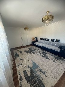 Продаётся полностью меблированный дом с действующим магазином и баней