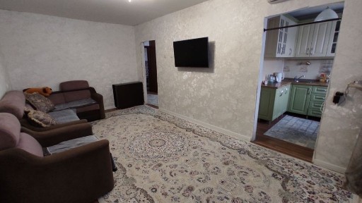 Продам квартиру 3-х комнатная /Ломова 60 /гор больница/