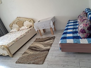 Сдам посуточно 1 кв на сазде, над кафе Тайказан