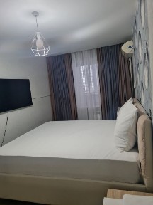 Посуточно 2 ком. кв / центр, 7 мкр.