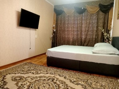 Сдаю посуточно 1кв в 12 мкр, дом 15