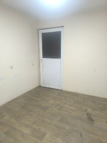 Сдам комнату-помещение под склад за ТРЦ Максима