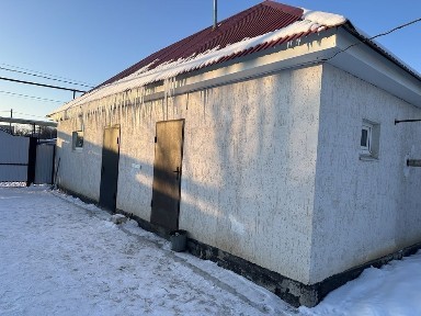 Жер үй сатылады.
