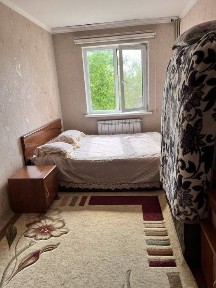 Срочно ! 4бөлмелі пәтер сатылады Рашидова 25 б