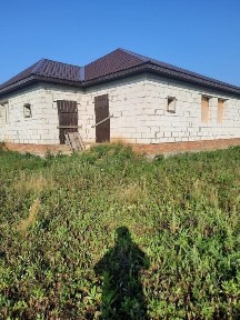 Продам недостроенный дом с земельным участком. Солнечный (Берлик).