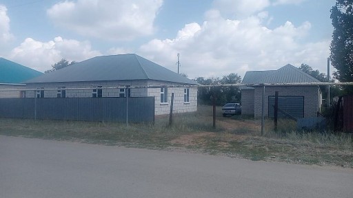 Уй сатылады сарыжар (хлебадаровка) 10*15 уйдің размері аулада гараж