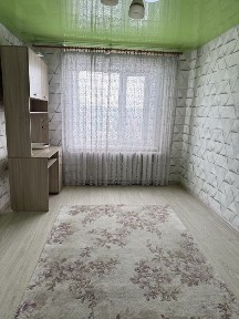 Продам 4х комнатную квартиру. Очень теплая. В центре города