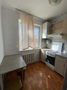 продам 2 комнатную Спутник