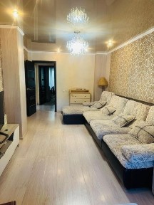 Сдаётся 2 комн квартира на 9микр