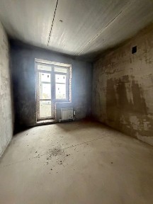 Срочно продам евро трех комнатную квартиру