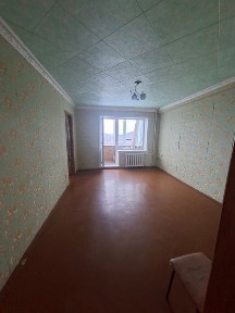 Продам 3-х комнатную квартиру, балкон застеклён, кухонный гарнитур
