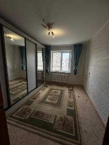 3-комнатная квартира 72 кв. м, 8 мкр, рынок Алтай