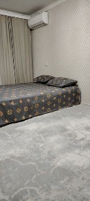 Сдам 1кв 11мкр 10000тг сутки и по часам 2000тг