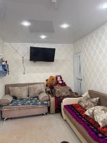 Продам 2 комнотную квартиру 2/4. Уют