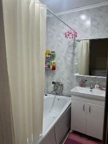 Продам 2 комнатную квартиру район Береке