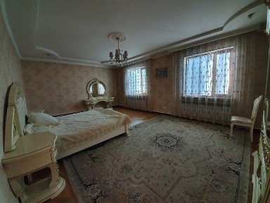 Продается большой дом в центре города