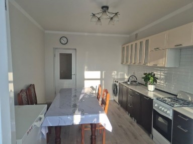 Продам 3-х комнатную квартиру общ пл 96 кв. м