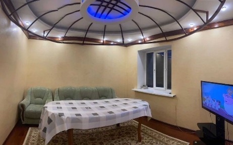 Продам 3-х этажный дом 20 соток земли