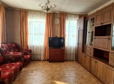 Кирпичный дом в районе парка 