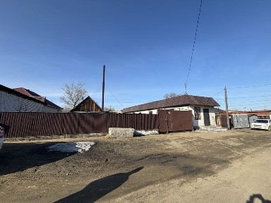Частный дом с пристройкой
