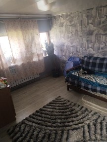Дом 2 этажей, уютный теплый и очень спокойный.
