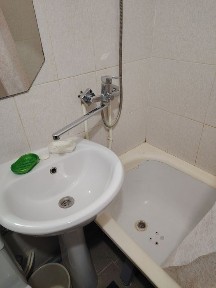 Продам малосемейку в центре Чехова 106 /1