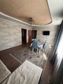Продаётся тёплая и ухоженная половина частного дома на два хозяина.